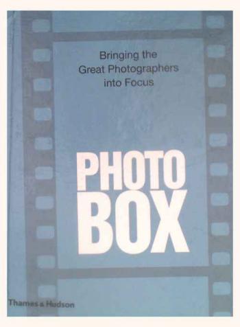  Photo box : bringing the great photographers into focus
